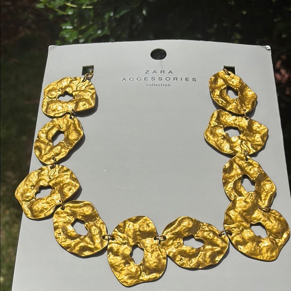 Zara Jewelry - Zara Gold Sculptural Necklace